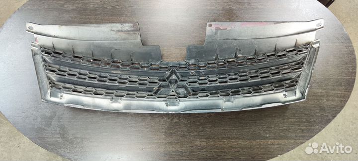 Решетка радиатора mitsubishi outlander xl