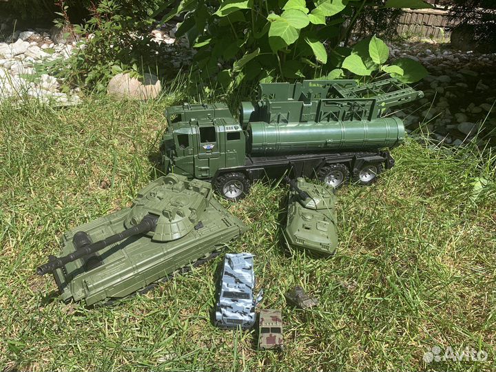 Игрушки - танки