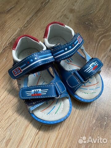 Сандалии и кроссовки на мальчика 21 размер