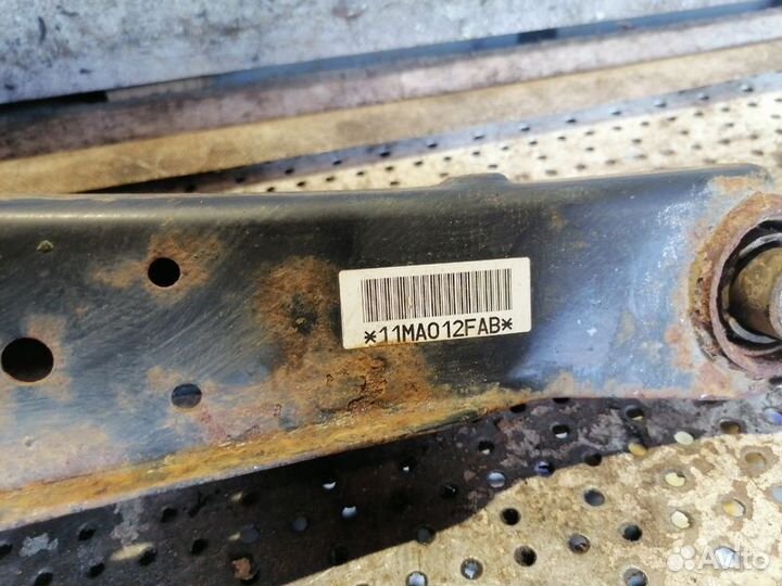 Рычаг задний правый Skoda Yeti