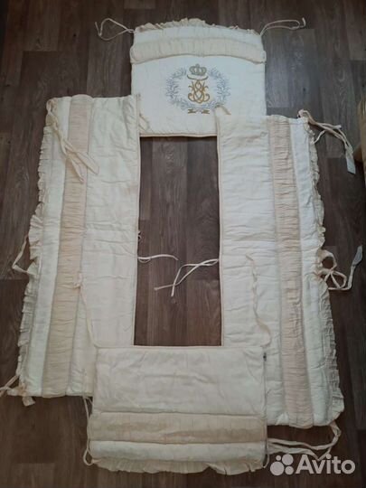 Кроватка с матрацем и бортиками