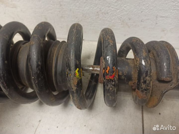 Амортизатор передний