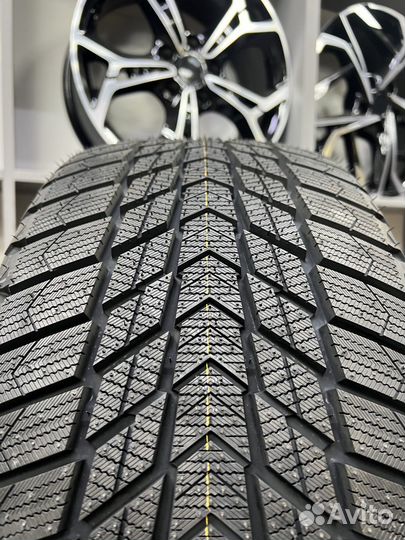 Nexen Winguard Ice Plus 215/55 R17 98T