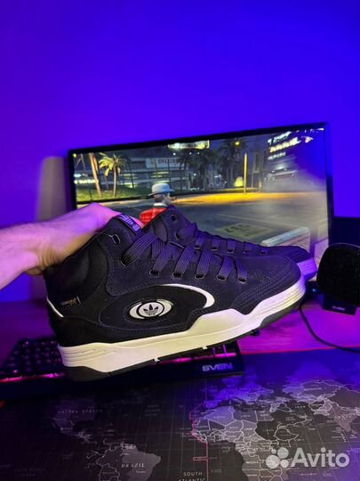 Кроссовки на зиму с мехом