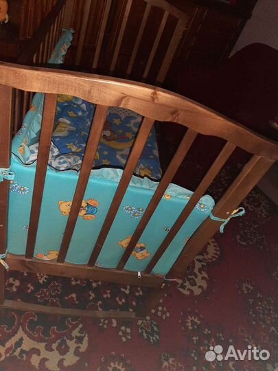 Продаю детскую кроватку качалку