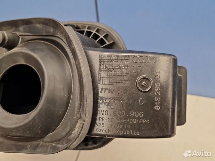 Ниша лючка бензобака Audi Q7 4M 2015