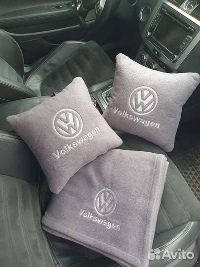 Автомобильный набор Volkswagen: 2 подушки и плед