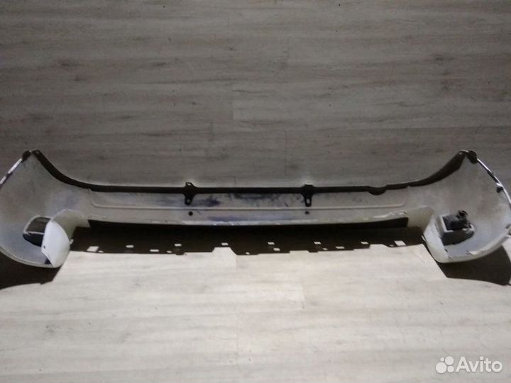 Бампер задний Toyota