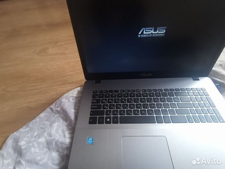 Ноутбук asus