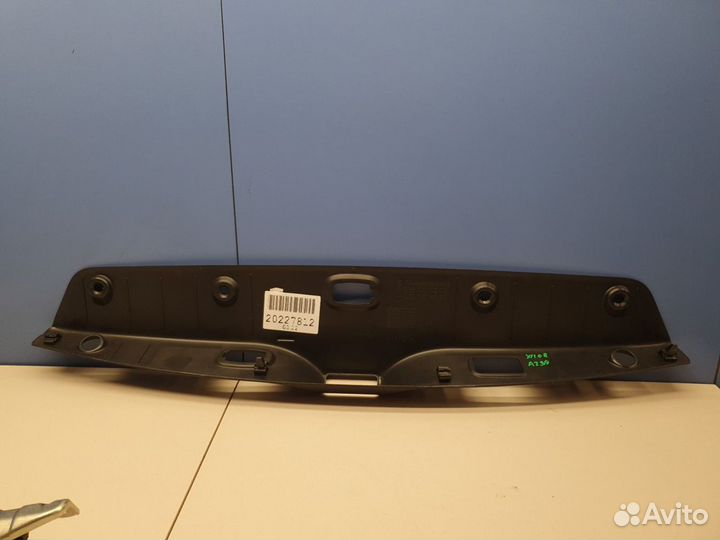 Обшивка крышки багажника Mercedes E-klasse Coupe C