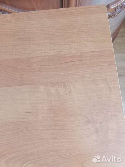 Маникюрный стол