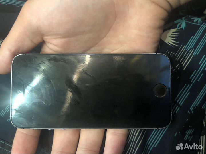 Телефон iPhone se