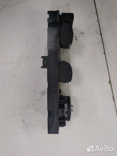 Блок управления стеклоподъемниками передний левый