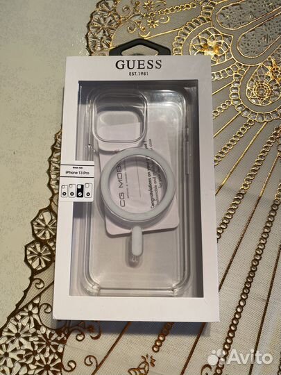 Чехлов на iPhone 13 про