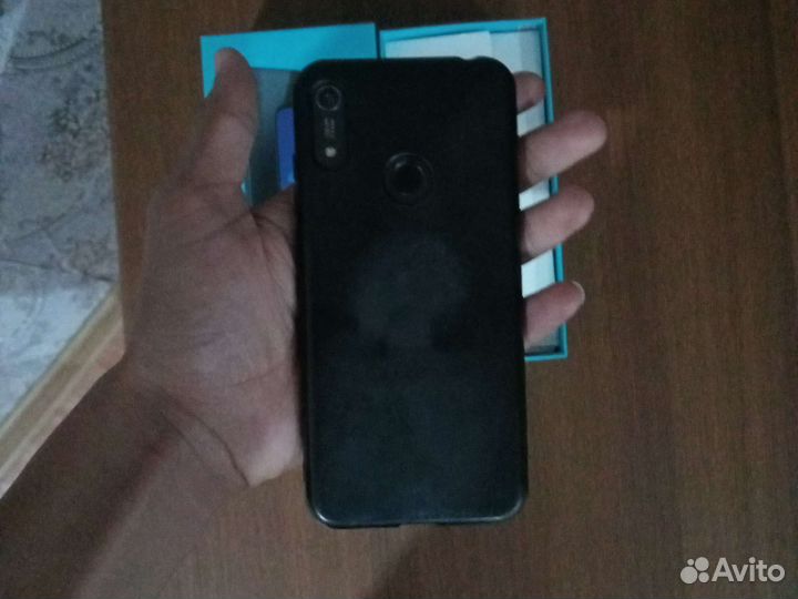 Телефон honor 8а