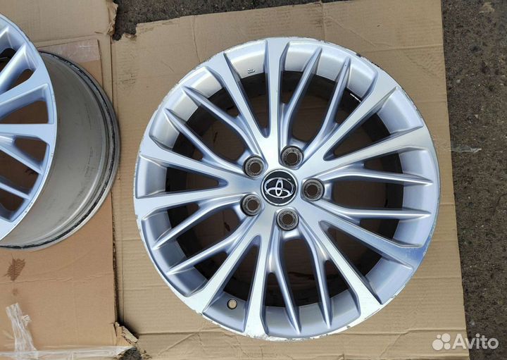 Литой диск r18 оригинал Toyota Camry v70