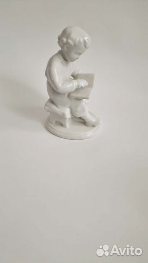 Фарфоровая статуэтка Юный Ленин лфз