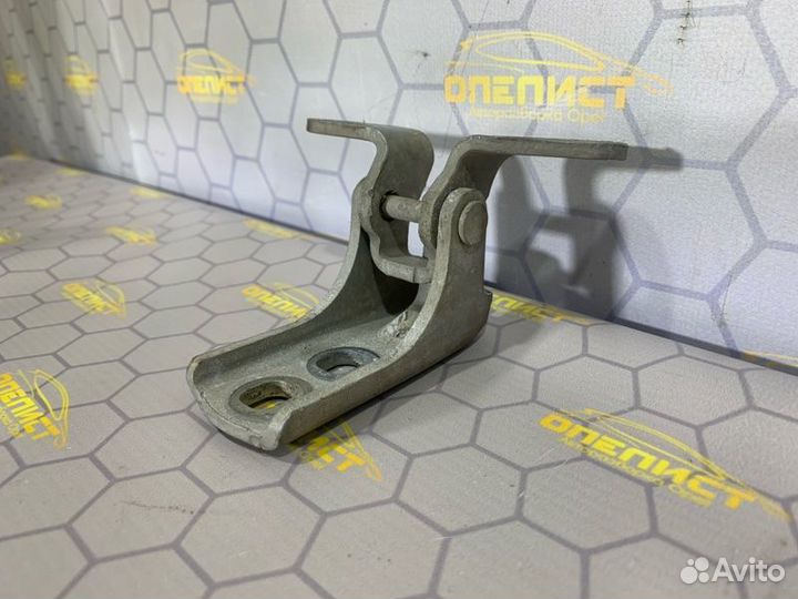 Петля двери нижняя передняя левая Opel Astra J