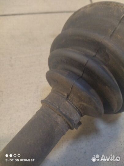 Привод левый Volkswagen Vento седан ABS 1 1993