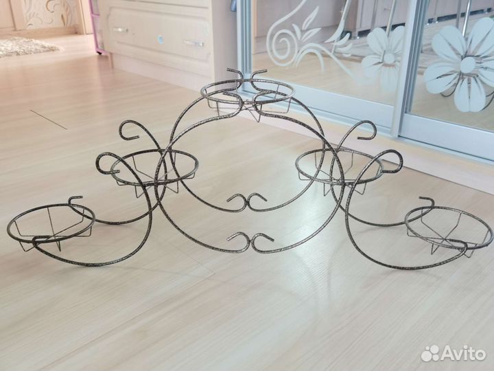 Подставка под цветы