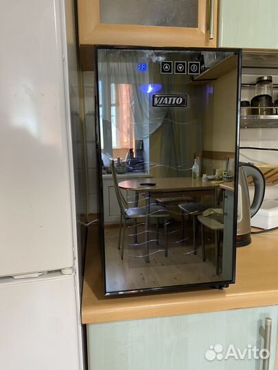 Винный шкаф (мини бар ) Viatto VA-JC23