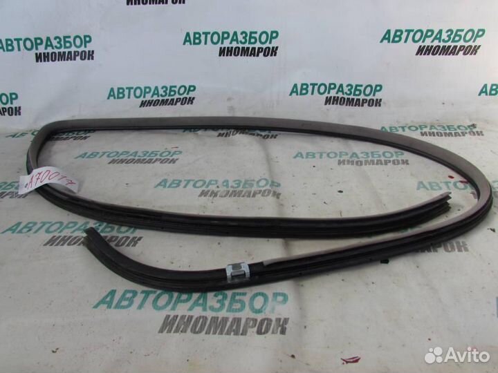 Уплотнитель проема двери передней левой для Lexus