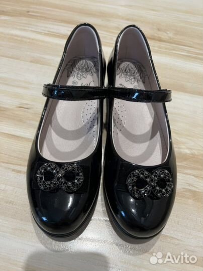 Ткфли Новые школьные Kapika