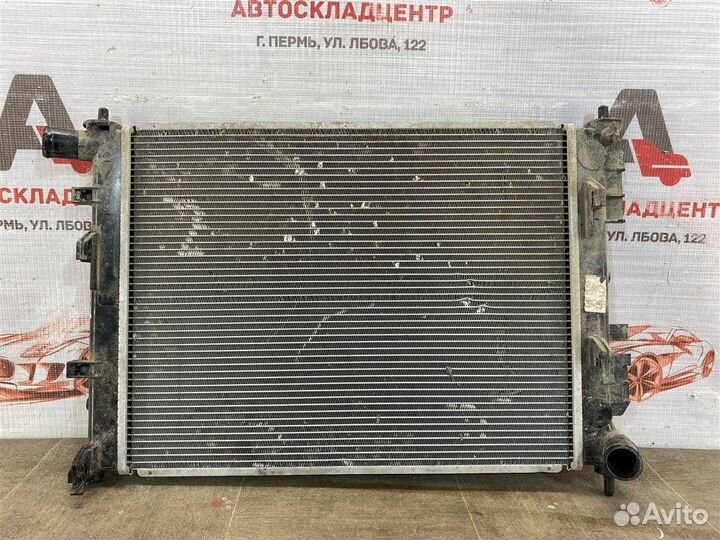 Радиатор охлаждения двигателя Hyundai Solaris