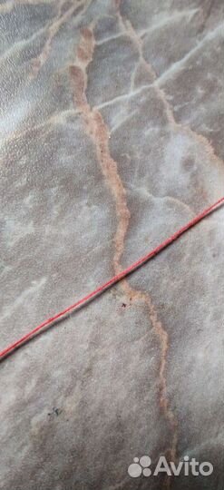 Нитка красная вес одного мотка 265 г