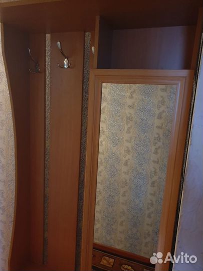 Трюмо с зеркалом бу