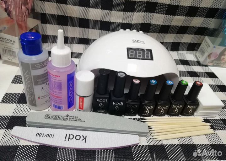 Набор для мастера маникюра с лампой 48вт