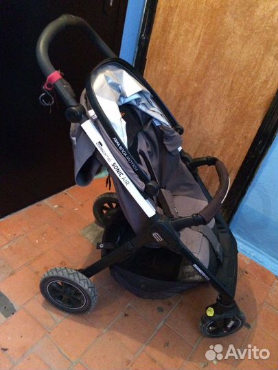 Прогулочная коляска