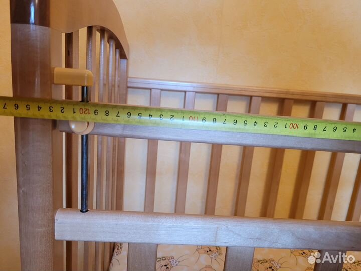 Кровать детская с маятником