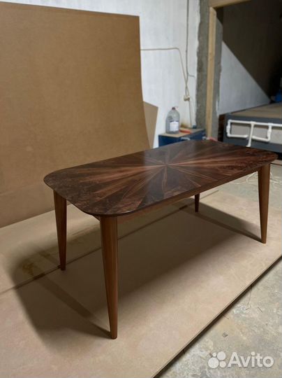 Стол обеденный. Стулья