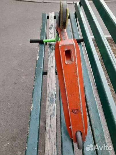 Продам самокат duke 202