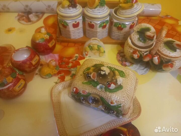 Посуда с лепкой