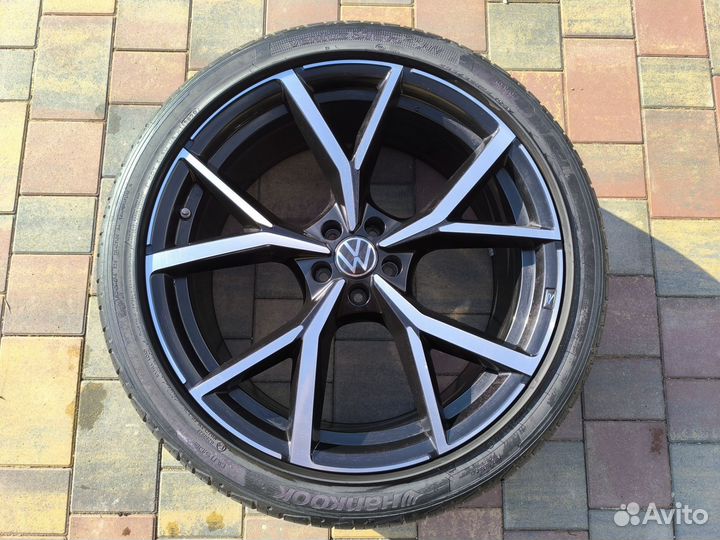 Колеса VW Touareg 3 R22 R-line