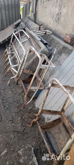 Рабочий хряк, тёлочки,опоросные станки,сало копчен