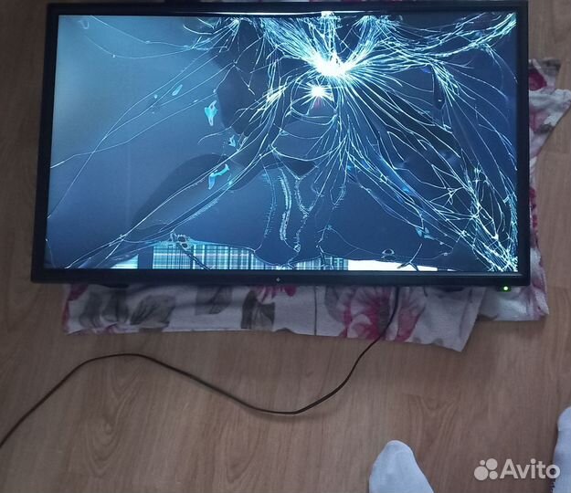 Телевизор dexp smart tv разбитый