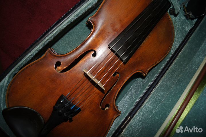 Скрипка. Смычок. Футляр