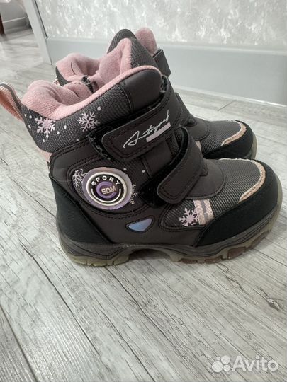 Ботинки зимние для девочки 26 и 28 размер