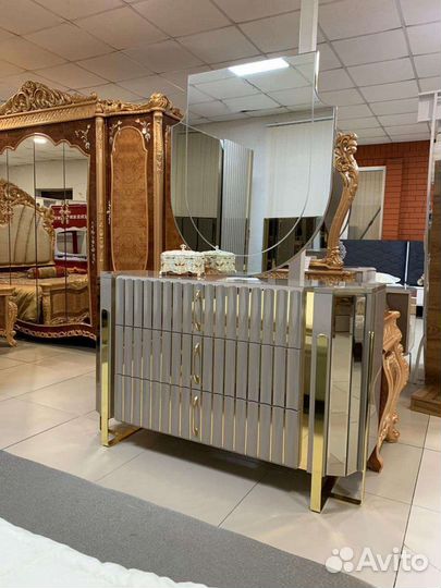 Спальный гарнитур