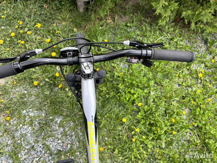 Велосипед GT Stomper восемь скоростей