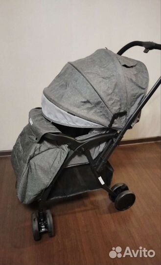 Всесезонная прогулочная коляска