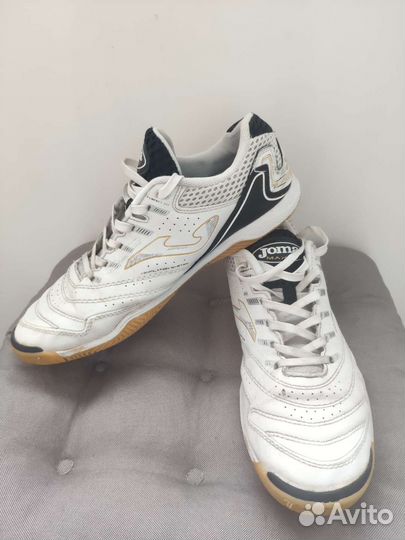 Футбольные бутсы для зала