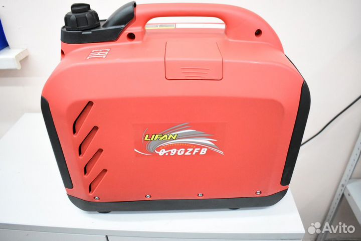 Бензиновый генератор инверторный Lifan 0.9gzfb