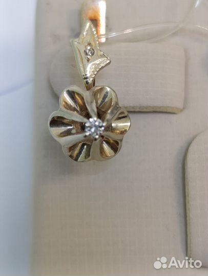 Золотые серьги с бриллиантами