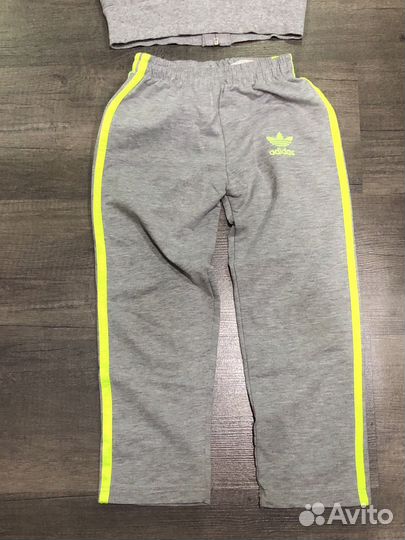 Спортивный костюм adidas 122-128