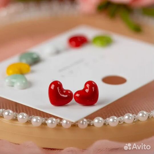 Серьги - гвоздики в форме сердца