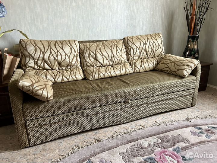 Диван
